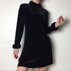🚫SOLD🚫VTG black velvet fur dress USA made
